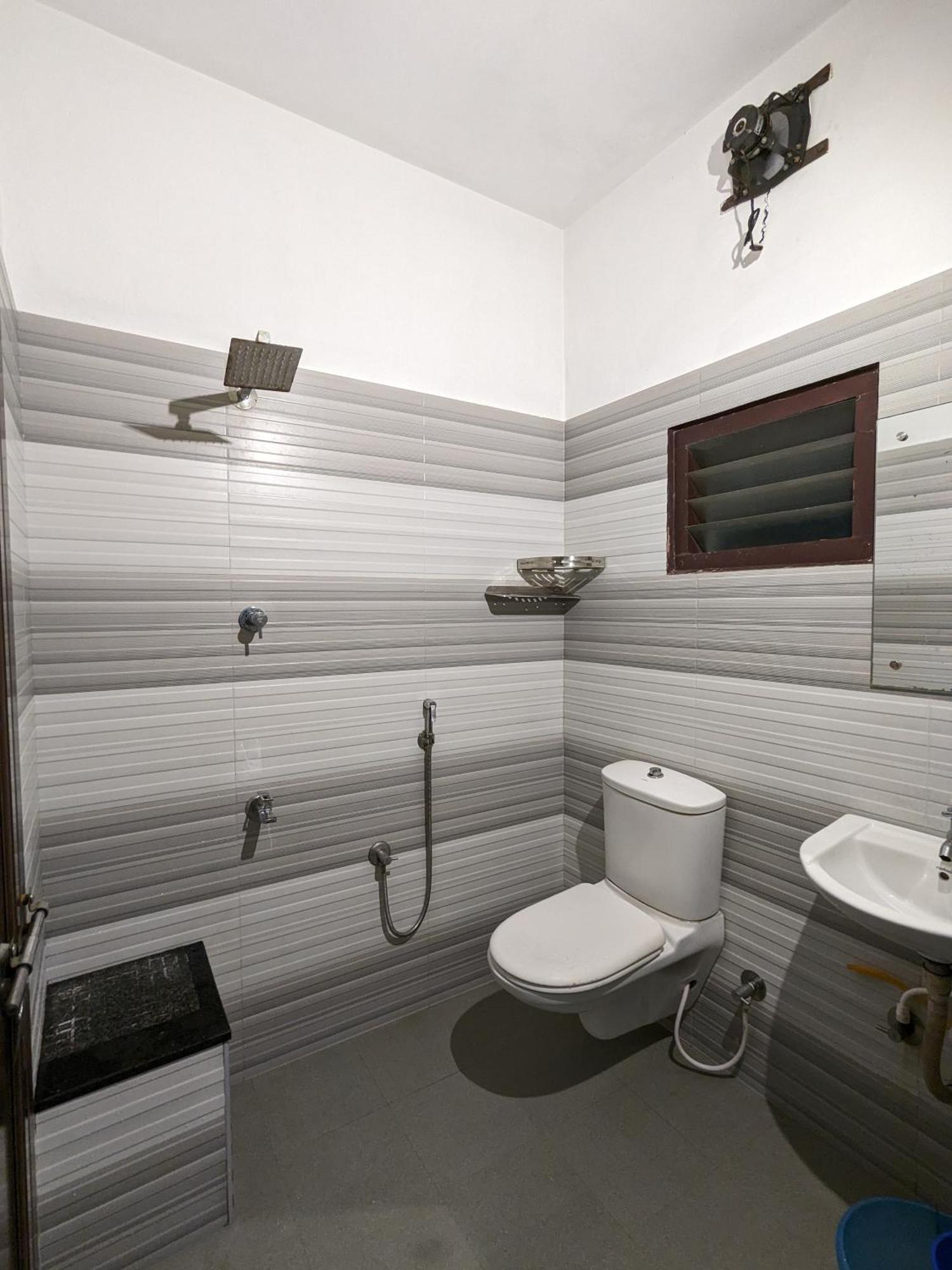Budget Home Kochi Extérieur photo
