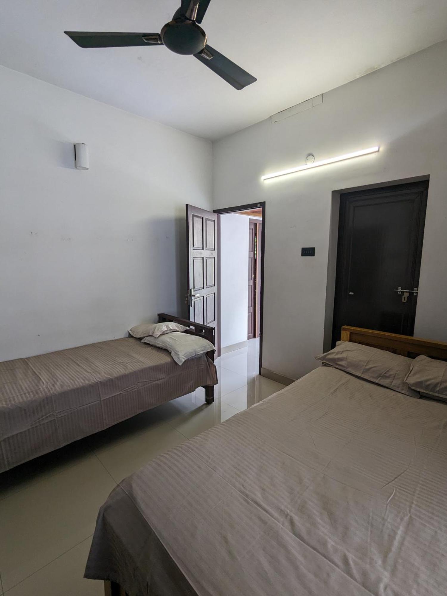 Budget Home Kochi Extérieur photo