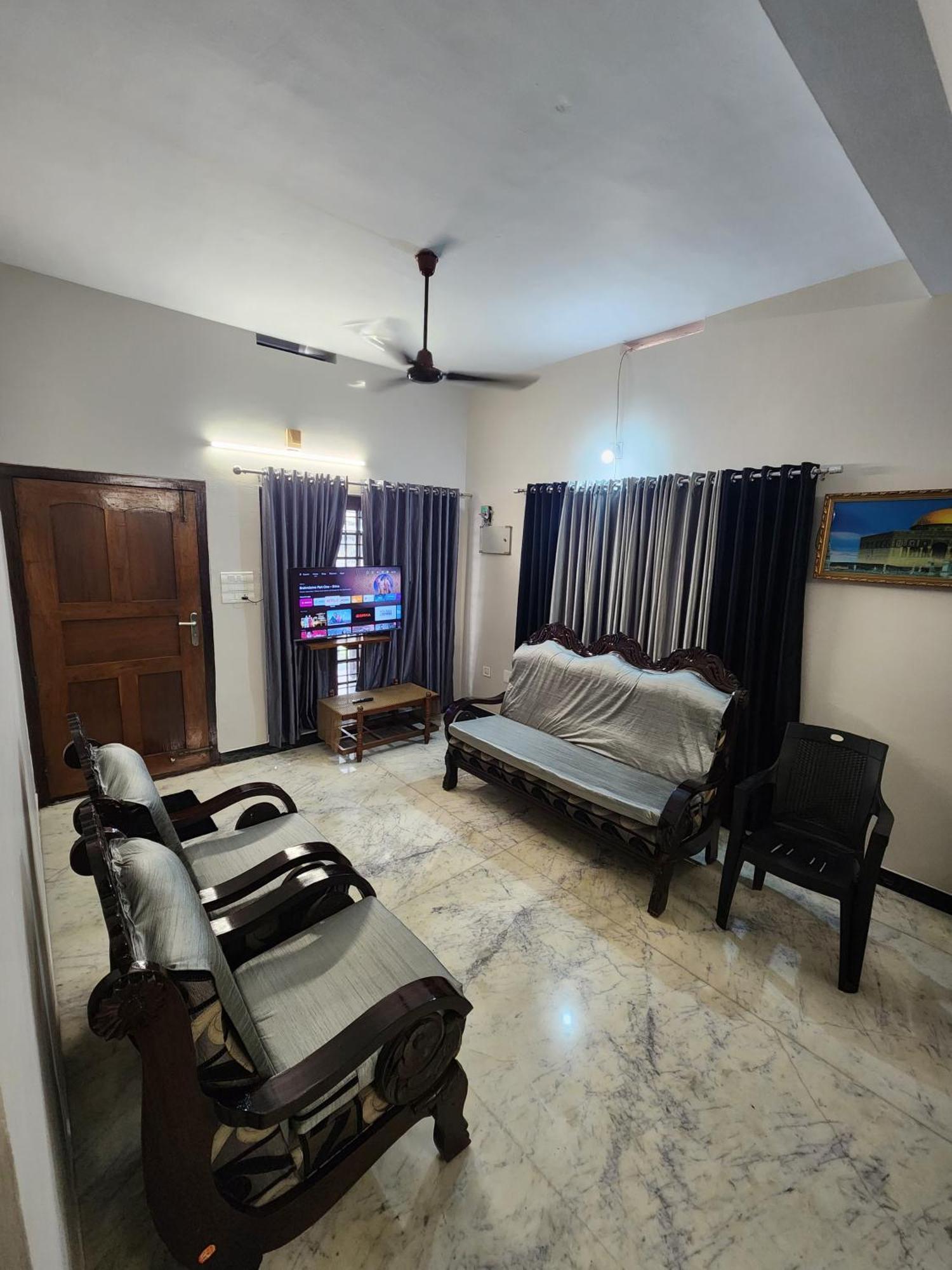 Budget Home Kochi Extérieur photo
